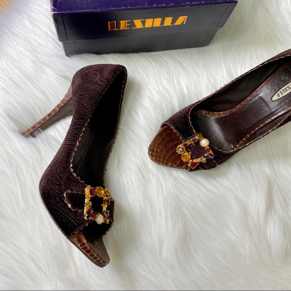 Le Silla Velvet Brooch Buckle Peep Toe Pumps 6.5